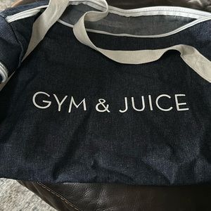 Gym & Juice duffel bag, excellent condition, used once